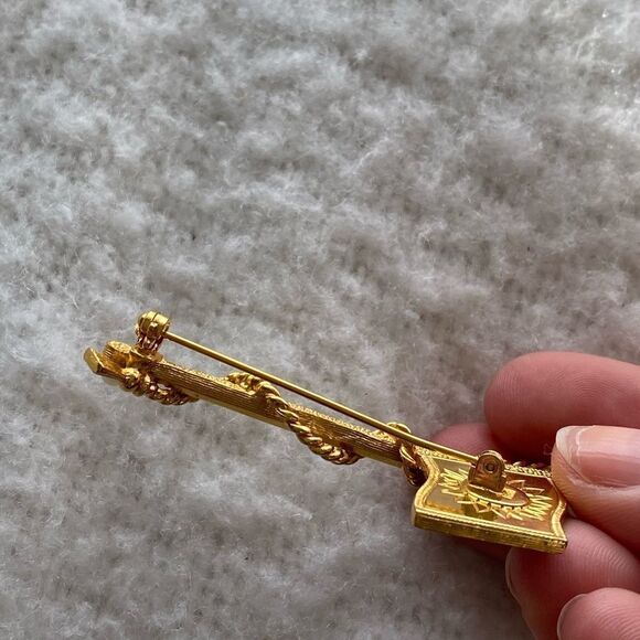 Vintage Flag Pin Retro Blue Star Brooch VTG 60s 70s - Picture 6 of 6